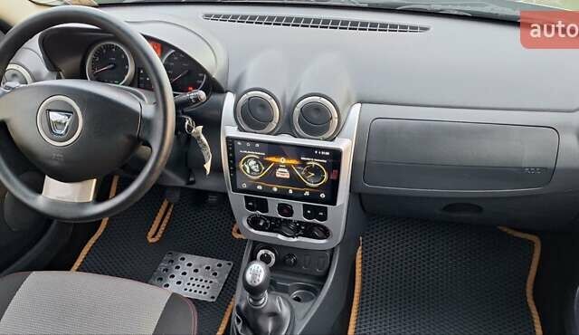 Дачия Duster 2013 в Новоархангельске на Automoto.ua Зеленый Дачия Duster, объемом двигателя 1.5 л и пробегом 198 тыс. км за 10500 $, фото 88 на Automoto.ua