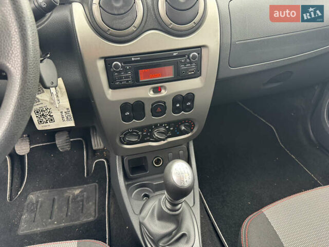 Зелений Дачія Duster, об'ємом двигуна 1.5 л та пробігом 195 тис. км за 10300 $, фото 17 на Automoto.ua