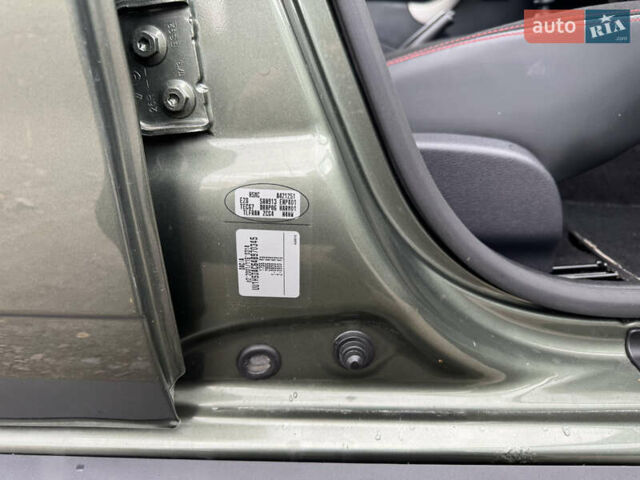 Зелений Дачія Duster, об'ємом двигуна 1.5 л та пробігом 195 тис. км за 10300 $, фото 3 на Automoto.ua