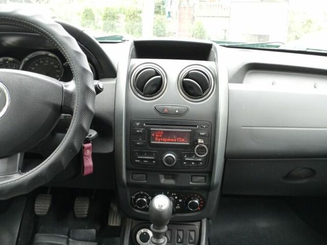 Зелений Дачія Duster, об'ємом двигуна 1.5 л та пробігом 196 тис. км за 8700 $, фото 4 на Automoto.ua