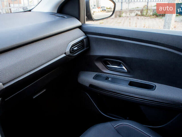 Чорний Дачія Jogger, об'ємом двигуна 1 л та пробігом 184 тис. км за 9700 $, фото 53 на Automoto.ua