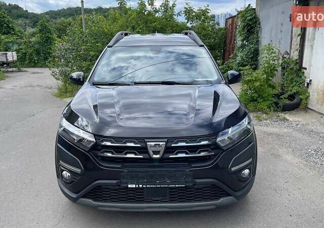 Черный Дачия Jogger, объемом двигателя 1 л и пробегом 184 тыс. км за 10100 $, фото 2 на Automoto.ua