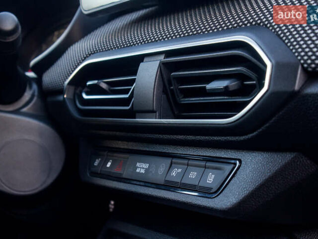 Чорний Дачія Jogger, об'ємом двигуна 1 л та пробігом 184 тис. км за 9700 $, фото 41 на Automoto.ua