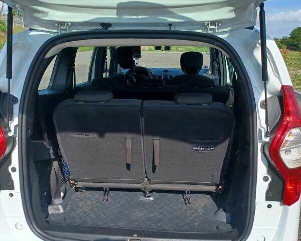 Белый Дачия Lodgy Stepway, объемом двигателя 1.2 л и пробегом 153 тыс. км за 9300 $, фото 35 на Automoto.ua
