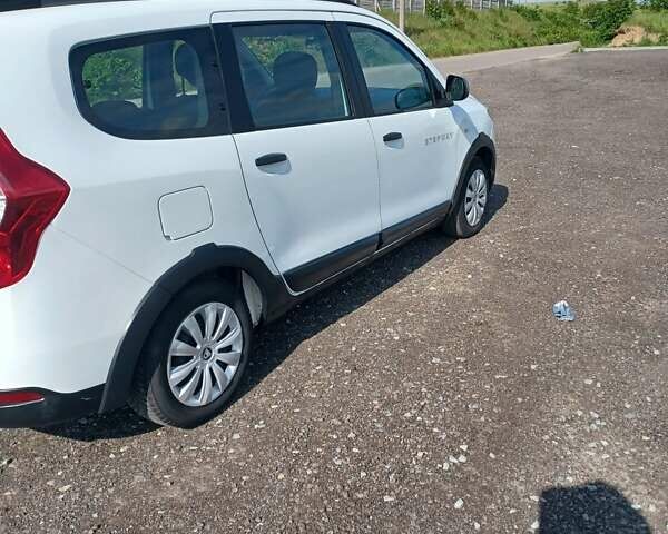 Белый Дачия Lodgy Stepway, объемом двигателя 1.2 л и пробегом 153 тыс. км за 9300 $, фото 9 на Automoto.ua