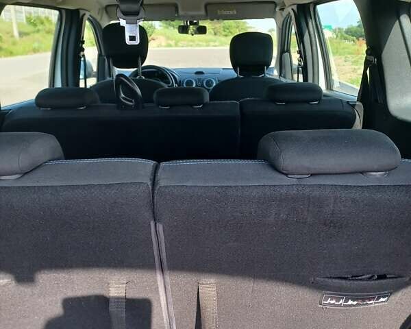 Белый Дачия Lodgy Stepway, объемом двигателя 1.2 л и пробегом 153 тыс. км за 9300 $, фото 33 на Automoto.ua