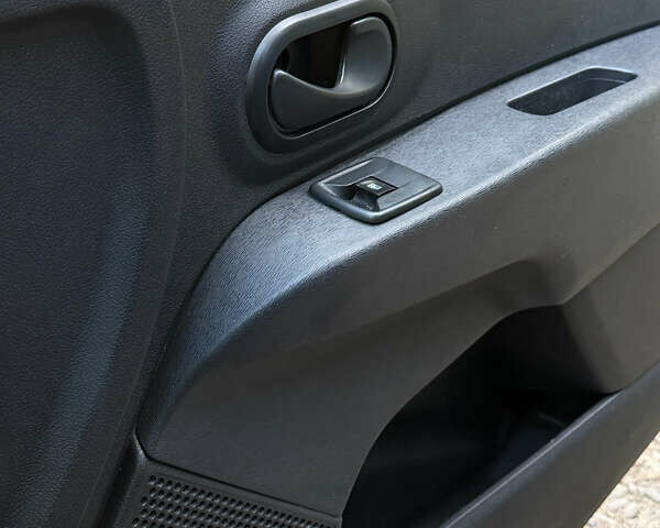 Дачия Lodgy Stepway 2016 в Стрые на Automoto.ua Черный Дачия Lodgy Stepway, объемом двигателя 1.2 л и пробегом 183 тыс. км за 8800 $, фото 25 на Automoto.ua