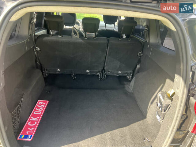 Черный Дачия Lodgy Stepway, объемом двигателя 1.2 л и пробегом 183 тыс. км за 8699 $, фото 46 на Automoto.ua