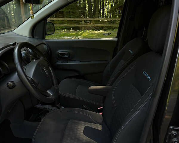 Дачия Lodgy Stepway 2016 в Стрые на Automoto.ua Черный Дачия Lodgy Stepway, объемом двигателя 1.2 л и пробегом 183 тыс. км за 8800 $, фото 31 на Automoto.ua
