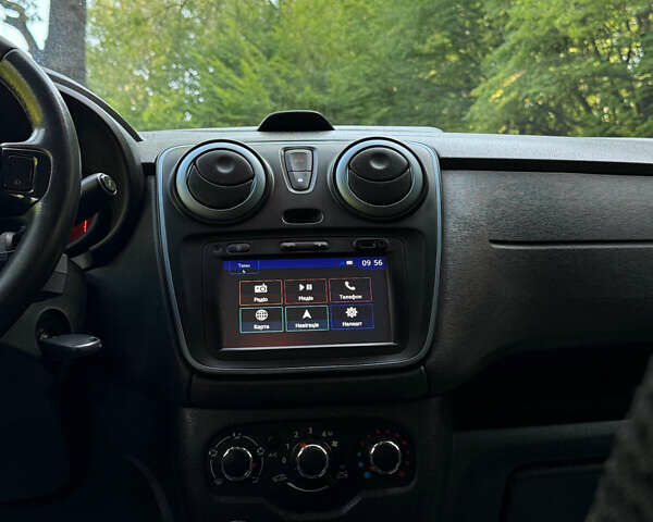 Черный Дачия Lodgy Stepway, объемом двигателя 1.2 л и пробегом 183 тыс. км за 8699 $, фото 7 на Automoto.ua