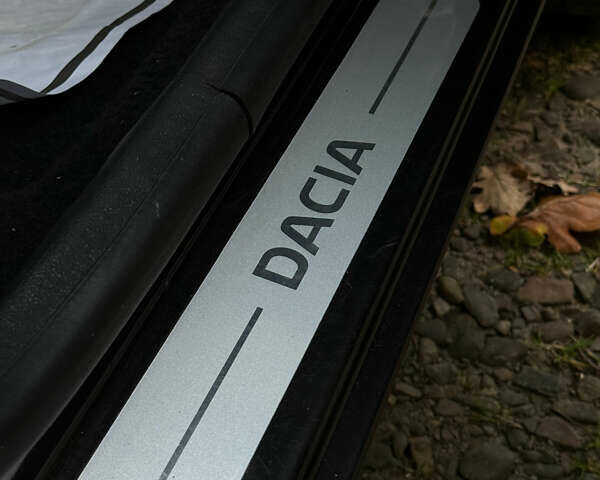 Черный Дачия Lodgy Stepway, объемом двигателя 1.2 л и пробегом 183 тыс. км за 8699 $, фото 30 на Automoto.ua