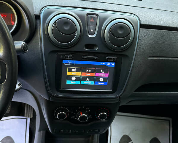 Черный Дачия Lodgy Stepway, объемом двигателя 1.2 л и пробегом 183 тыс. км за 8699 $, фото 3 на Automoto.ua