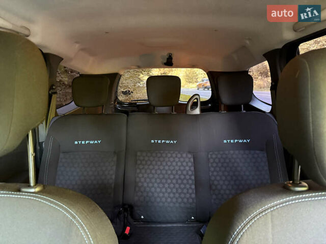 Дачия Lodgy Stepway 2016 в Стрые на Automoto.ua Черный Дачия Lodgy Stepway, объемом двигателя 1.2 л и пробегом 183 тыс. км за 8800 $, фото 68 на Automoto.ua