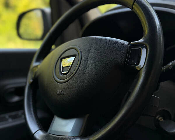 Черный Дачия Lodgy Stepway, объемом двигателя 1.2 л и пробегом 183 тыс. км за 8699 $, фото 67 на Automoto.ua