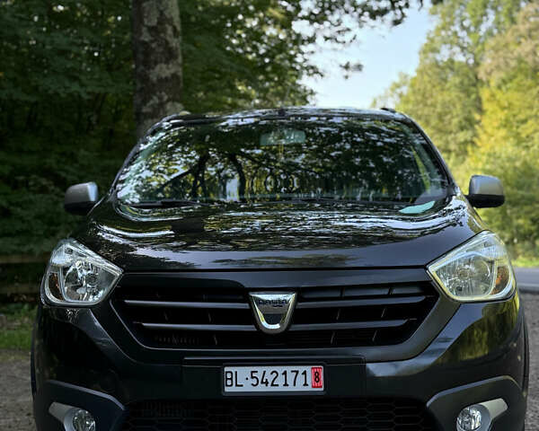 Черный Дачия Lodgy Stepway, объемом двигателя 1.2 л и пробегом 183 тыс. км за 9850 $, фото 10 на Automoto.ua