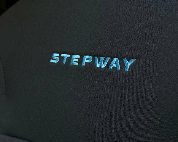 Черный Дачия Lodgy Stepway, объемом двигателя 1.2 л и пробегом 183 тыс. км за 8699 $, фото 27 на Automoto.ua