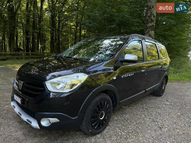 Черный Дачия Lodgy Stepway, объемом двигателя 1.2 л и пробегом 183 тыс. км за 9850 $, фото 2 на Automoto.ua