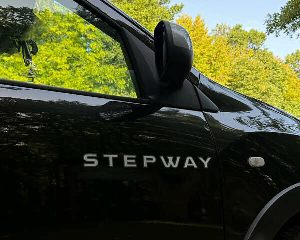 Дачия Lodgy Stepway 2016 в Стрые на Automoto.ua Черный Дачия Lodgy Stepway, объемом двигателя 1.2 л и пробегом 183 тыс. км за 8800 $, фото 54 на Automoto.ua