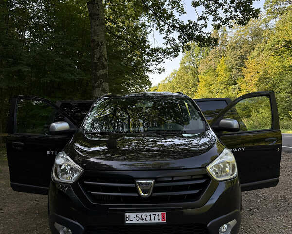 Черный Дачия Lodgy Stepway, объемом двигателя 1.2 л и пробегом 183 тыс. км за 9850 $, фото 12 на Automoto.ua