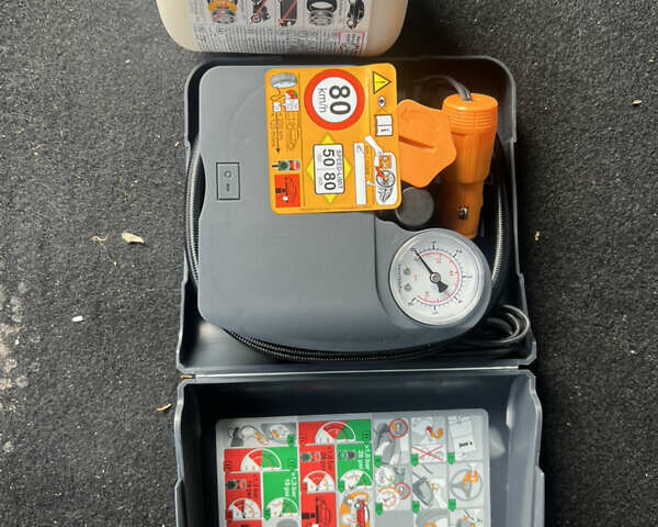 Черный Дачия Lodgy Stepway, объемом двигателя 1.2 л и пробегом 183 тыс. км за 8699 $, фото 47 на Automoto.ua