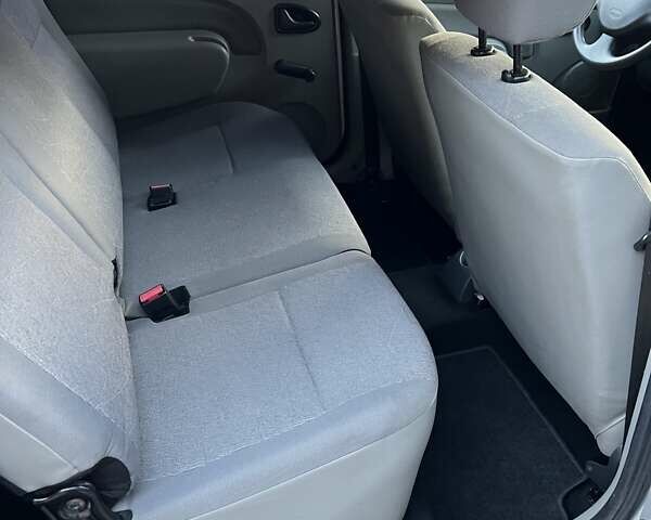 Белый Дачия Logan MCV, объемом двигателя 1.4 л и пробегом 175 тыс. км за 4950 $, фото 40 на Automoto.ua