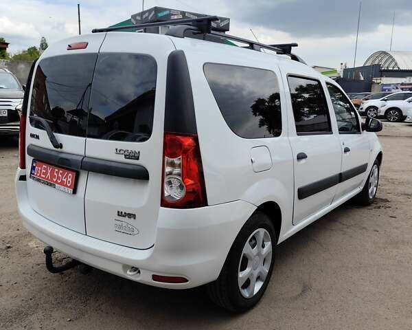 Белый Дачия Logan MCV, объемом двигателя 1.4 л и пробегом 178 тыс. км за 5500 $, фото 2 на Automoto.ua