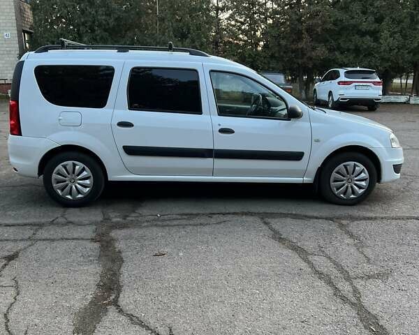 Белый Дачия Logan MCV, объемом двигателя 1.4 л и пробегом 175 тыс. км за 4950 $, фото 12 на Automoto.ua