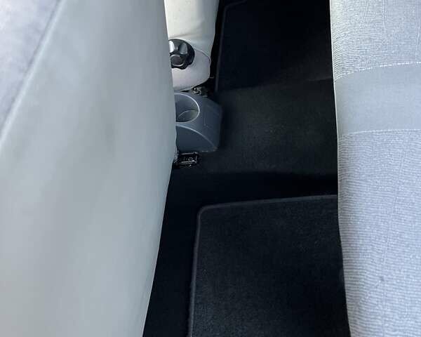 Белый Дачия Logan MCV, объемом двигателя 1.4 л и пробегом 175 тыс. км за 4950 $, фото 32 на Automoto.ua