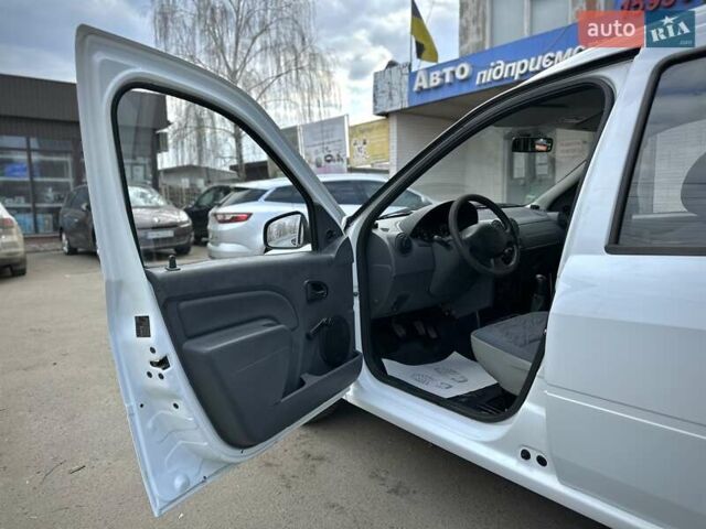 Белый Дачия Logan MCV, объемом двигателя 1.4 л и пробегом 253 тыс. км за 5300 $, фото 29 на Automoto.ua