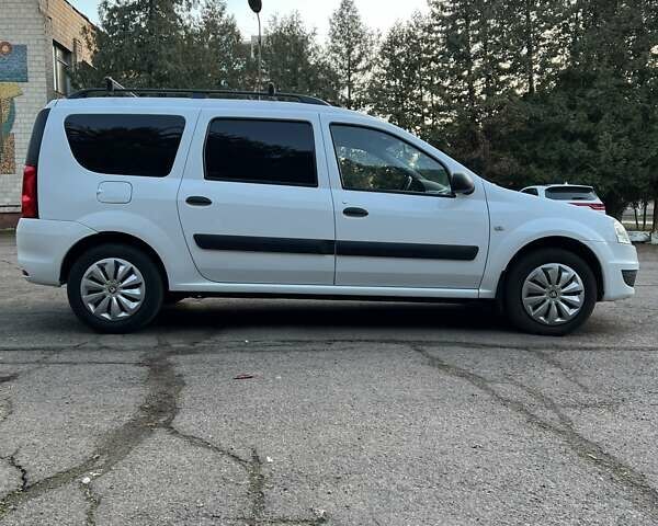Белый Дачия Logan MCV, объемом двигателя 1.4 л и пробегом 175 тыс. км за 4950 $, фото 11 на Automoto.ua
