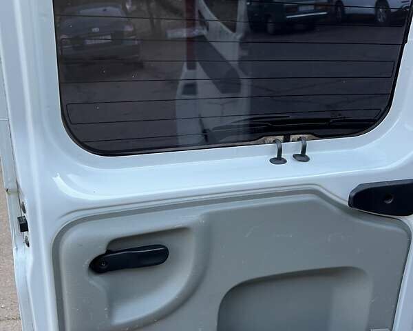 Белый Дачия Logan MCV, объемом двигателя 1.4 л и пробегом 175 тыс. км за 4950 $, фото 47 на Automoto.ua