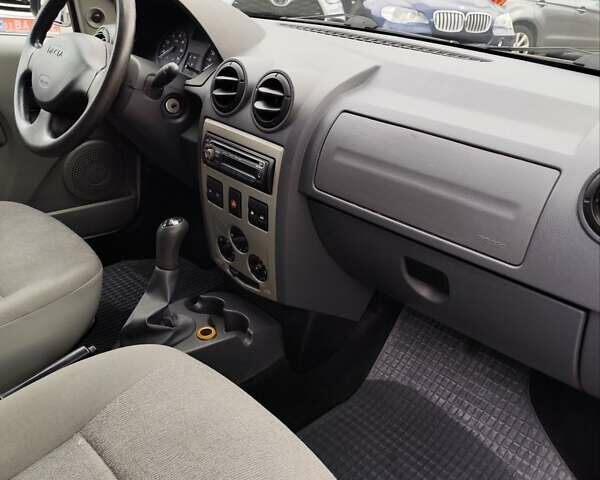 Белый Дачия Logan MCV, объемом двигателя 1.4 л и пробегом 178 тыс. км за 5500 $, фото 18 на Automoto.ua