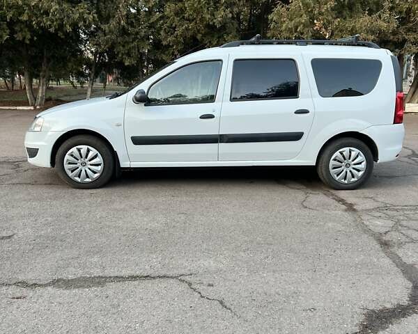 Белый Дачия Logan MCV, объемом двигателя 1.4 л и пробегом 175 тыс. км за 4950 $, фото 7 на Automoto.ua