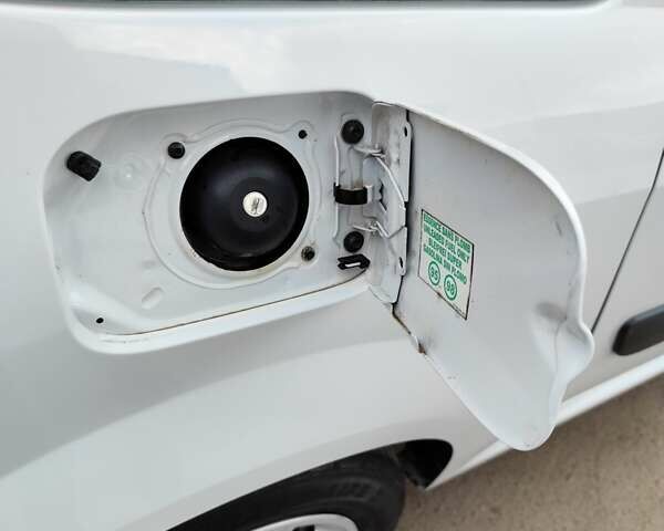 Белый Дачия Logan MCV, объемом двигателя 1.4 л и пробегом 178 тыс. км за 5500 $, фото 14 на Automoto.ua