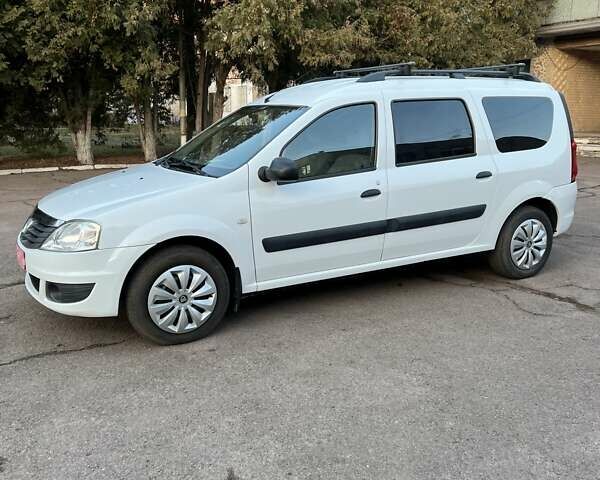 Белый Дачия Logan MCV, объемом двигателя 1.4 л и пробегом 175 тыс. км за 4950 $, фото 4 на Automoto.ua