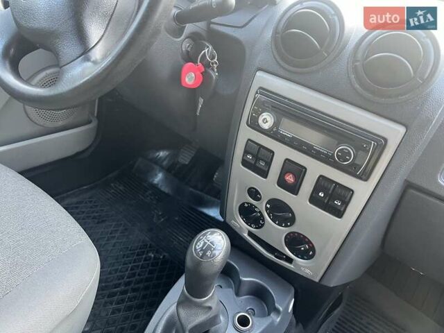 Білий Дачія Logan MCV, об'ємом двигуна 1.6 л та пробігом 231 тис. км за 4350 $, фото 30 на Automoto.ua