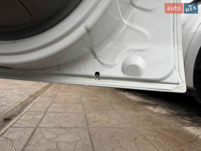 Білий Дачія Logan MCV, об'ємом двигуна 1.4 л та пробігом 177 тис. км за 5499 $, фото 23 на Automoto.ua