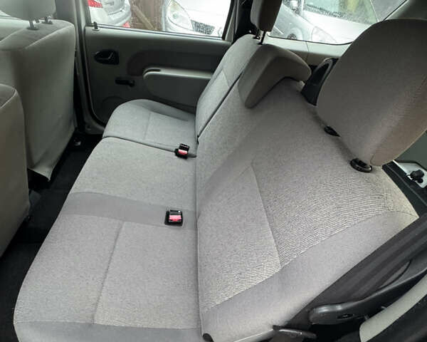 Білий Дачія Logan MCV, об'ємом двигуна 1.4 л та пробігом 177 тис. км за 5499 $, фото 12 на Automoto.ua