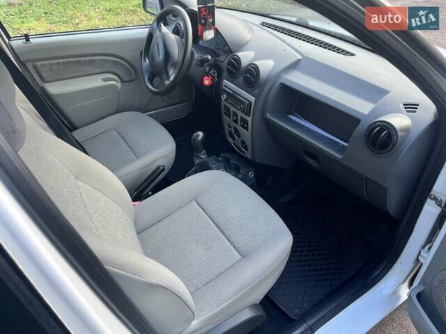 Білий Дачія Logan MCV, об'ємом двигуна 1.6 л та пробігом 231 тис. км за 4450 $, фото 34 на Automoto.ua