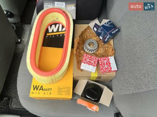 Белый Дачия Logan MCV, объемом двигателя 1.6 л и пробегом 231 тыс. км за 4700 $, фото 52 на Automoto.ua