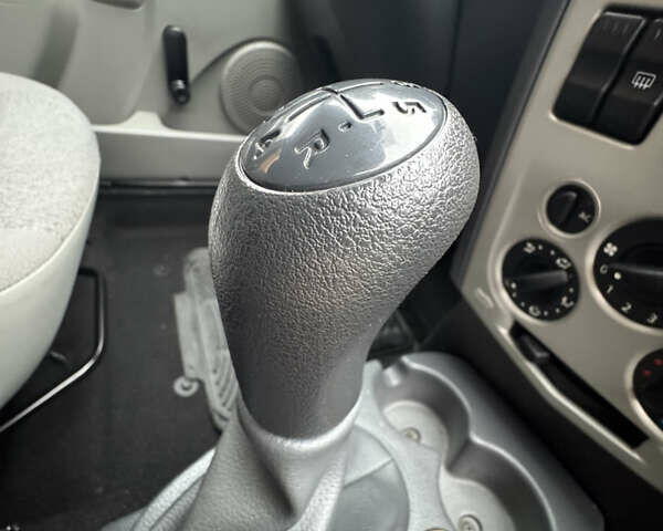 Білий Дачія Logan MCV, об'ємом двигуна 1.4 л та пробігом 177 тис. км за 5499 $, фото 10 на Automoto.ua