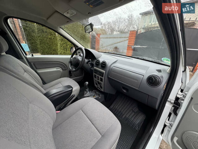 Білий Дачія Logan MCV, об'ємом двигуна 1.4 л та пробігом 177 тис. км за 5499 $, фото 7 на Automoto.ua