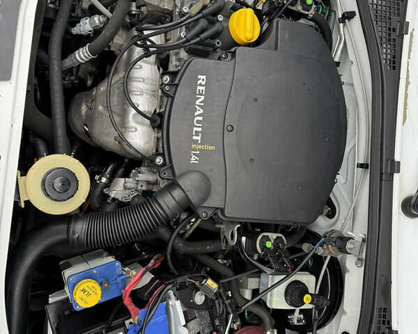 Білий Дачія Logan MCV, об'ємом двигуна 1.4 л та пробігом 177 тис. км за 5499 $, фото 17 на Automoto.ua