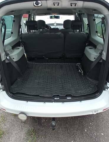 Белый Дачия Logan MCV, объемом двигателя 1.5 л и пробегом 280 тыс. км за 5650 $, фото 8 на Automoto.ua