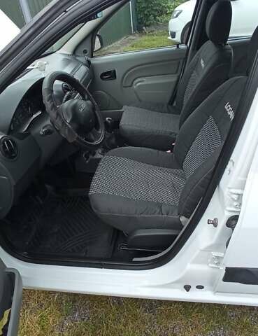 Белый Дачия Logan MCV, объемом двигателя 1.5 л и пробегом 280 тыс. км за 5650 $, фото 9 на Automoto.ua