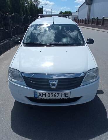 Белый Дачия Logan MCV, объемом двигателя 1.5 л и пробегом 280 тыс. км за 5650 $, фото 2 на Automoto.ua