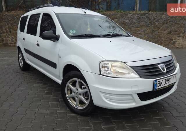 Белый Дачия Logan MCV, объемом двигателя 1.6 л и пробегом 182 тыс. км за 5900 $, фото 8 на Automoto.ua