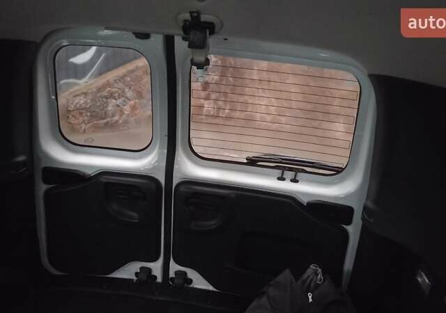 Белый Дачия Logan MCV, объемом двигателя 1.6 л и пробегом 182 тыс. км за 5900 $, фото 22 на Automoto.ua