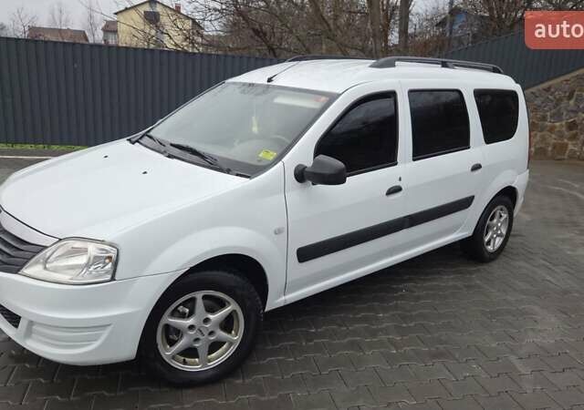 Белый Дачия Logan MCV, объемом двигателя 1.6 л и пробегом 182 тыс. км за 5900 $, фото 2 на Automoto.ua