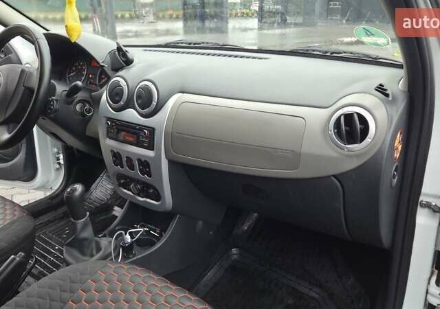 Белый Дачия Logan MCV, объемом двигателя 1.6 л и пробегом 182 тыс. км за 5900 $, фото 14 на Automoto.ua